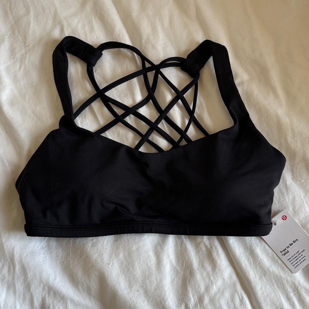 Lululemon free to be wild sports bra size 4 a/b cups black nwt
